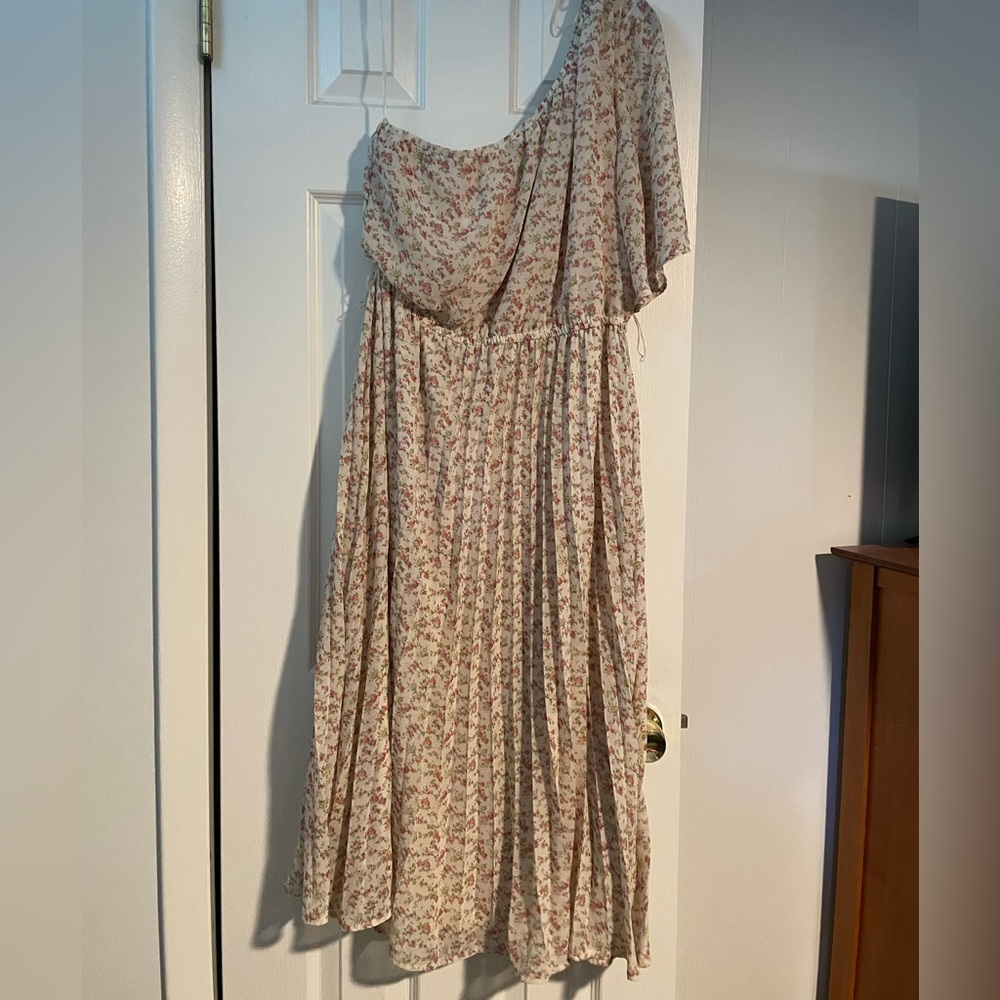 Wedding guest dress
